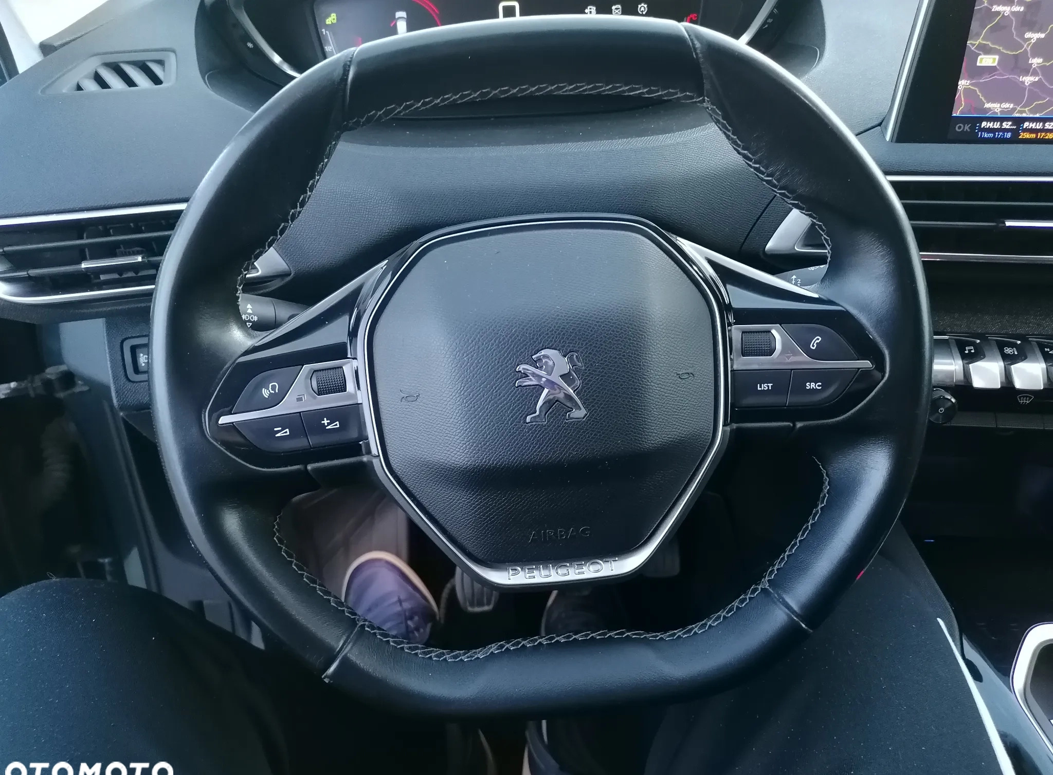 Peugeot 5008 cena 59500 przebieg: 70000, rok produkcji 2018 z Dobiegniew małe 172